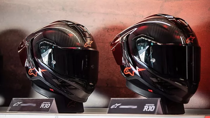 mo tested alpinestars supertech r10 helmet review