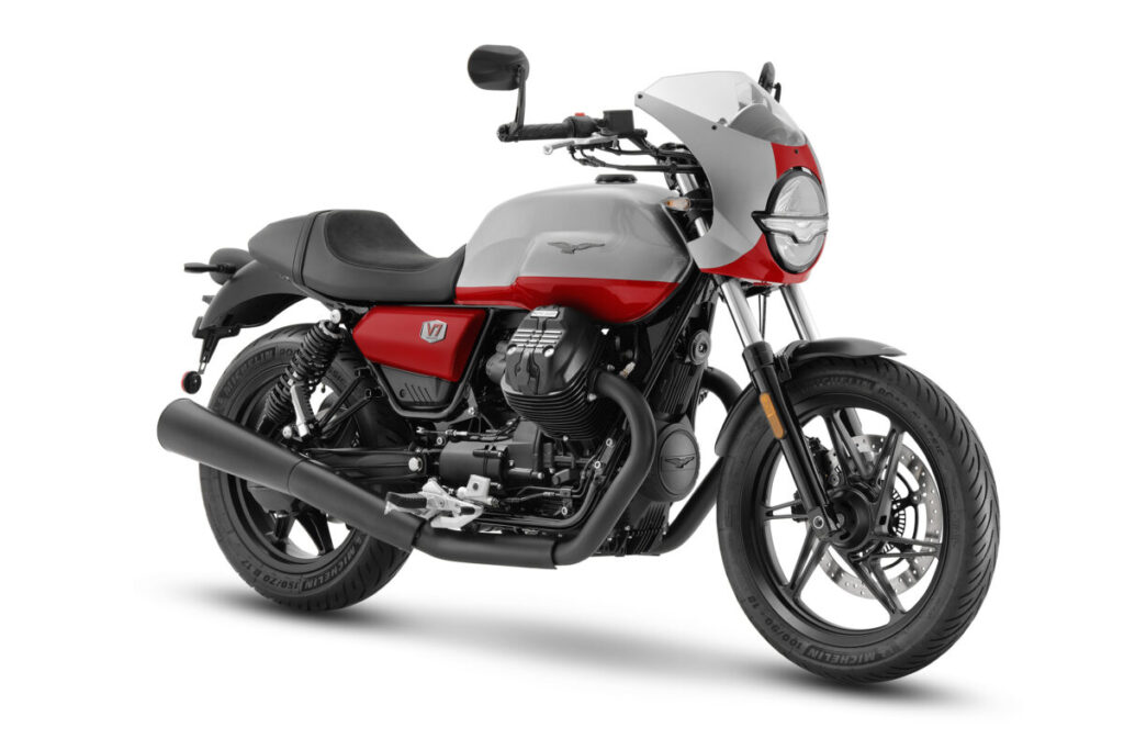 Moto Guzzi V7 Stone Corsa 2024 trescuartos e1694994957326