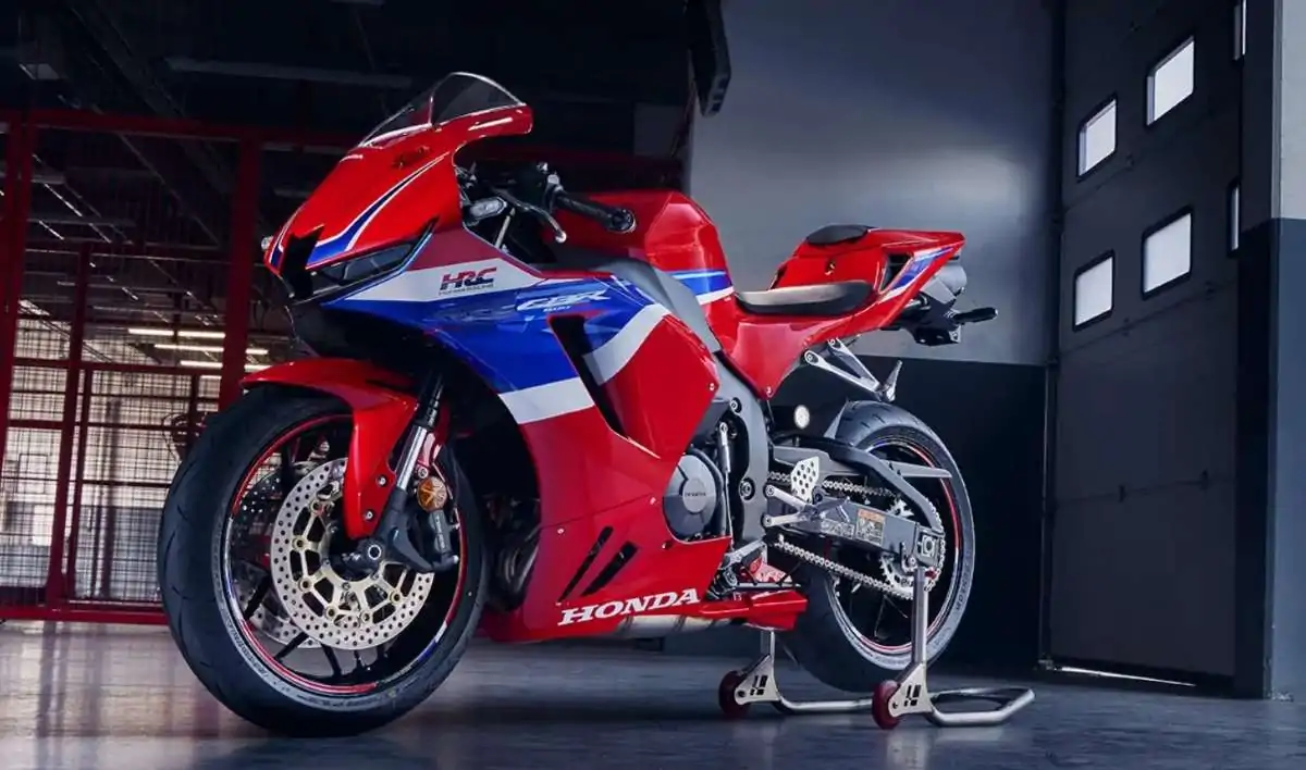 HONDA CBR600RR 2024 1
