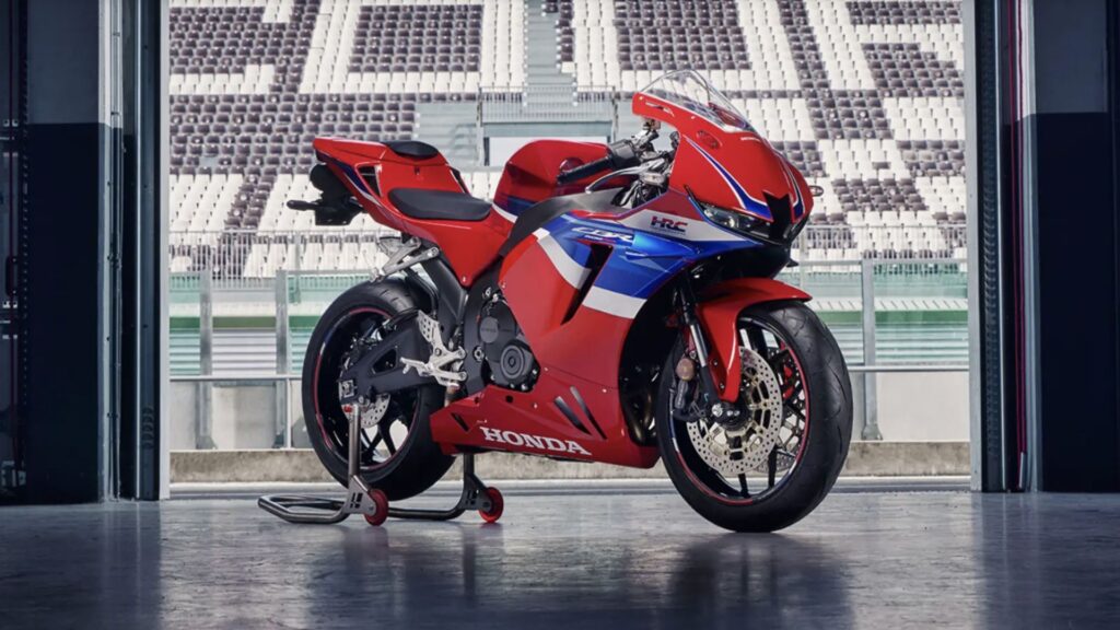 Honda CBR600RR 2024 vs Kawasaki Ninja ZX6R 2024 Extreme Riders