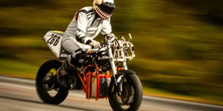 mit s ev team is laying the groundwork for hydrogen fuel cell motorcycles 750x375 1