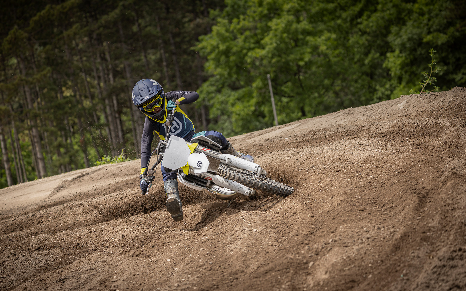 PHO STAGE HQV TC85 header MY25 SALL AEPI V1