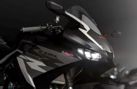 Honda CBR250RR-R 2024 quatre cylindres, vrai ou faux ?