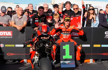 WSBK Jerez 2023 : Bautista termine l&rsquo;année avec son sixième triplé de l&rsquo;année
