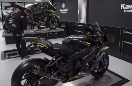 ZX10RR Winter test atelier