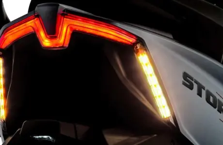 Un nouveau scooter super-agressif arrive: Wottan Storm-X + 125