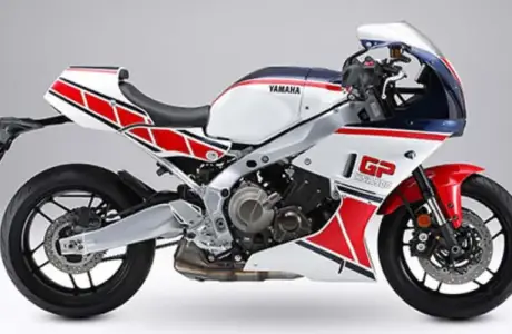 La Yamaha XSR900 GP devient encore plus rétro avec de nouveaux carénages classiques des années 80