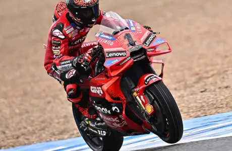 Pecco Bagnaia remporte une bataille épique contre Marc Márquez à Jerez