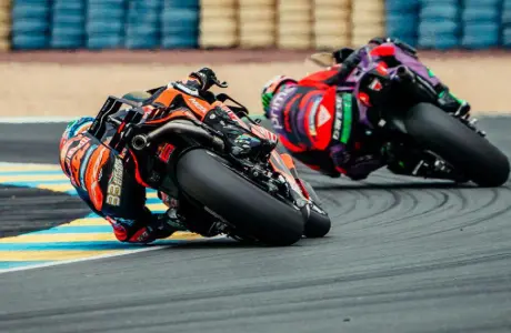 KTM V4 ou 4 cylindres en ligne pour 2027 ?