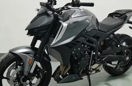 Kove 450R – Une moto naked à quatre cylindres de 443 cc