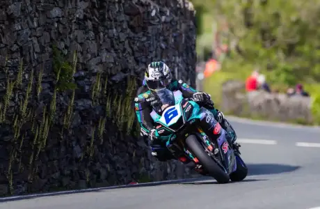 Michael Dunlop égale Joey Dunlop avec 26 victoires au Tourist Trophy 2024
