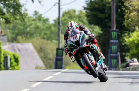 Résultats et moments forts du Tourist Trophy 2024