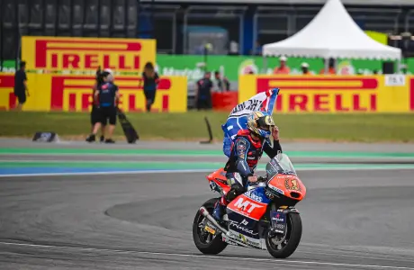 Ai Ogura moto 2