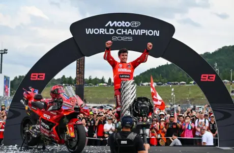 Marc Marquez Champion du Monde 2025 : Plus qu&rsquo;un Titre, l&rsquo;Héritage d&rsquo;une Légende en Transformation.